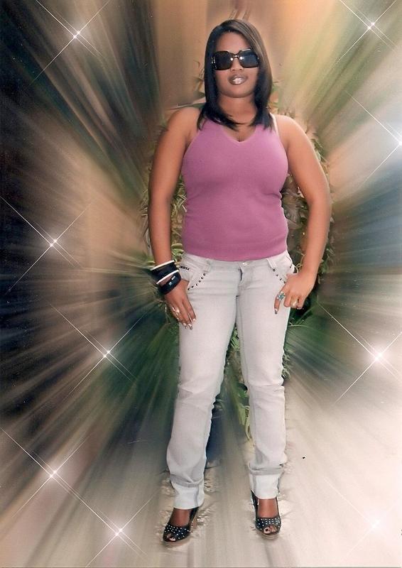 Date this sensual Dominican Republic girl Tamira from Santo Domingo DO2090
