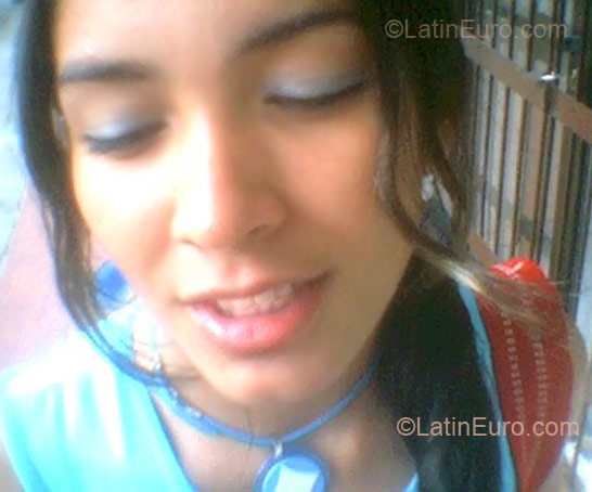 Date this young Colombia girl Nelly Maria from Santa Marta CO1795
