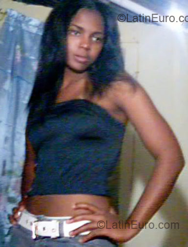Date this stunning Dominican Republic girl Danisa Maria from Santiago DO2172