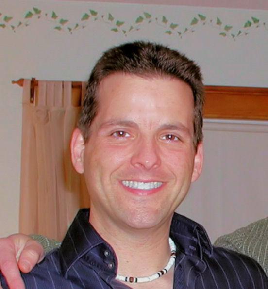 Date this tall United States man Lee from Fresno US4619