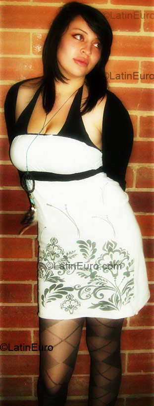 Date this foxy Colombia girl Lorena from Bogota CO1858