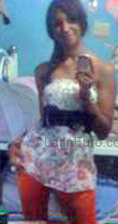 Date this voluptuous Dominican Republic girl Skarly Yujeiry from Santiago DO2235