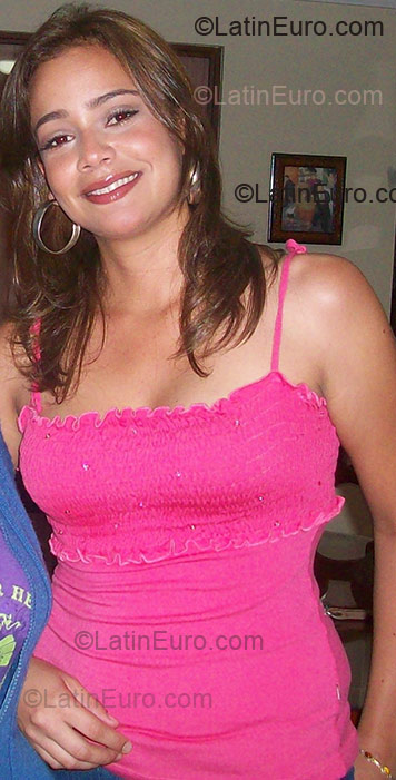Date this pretty Colombia girl Luisa Fernanda from Sevilla CO1884