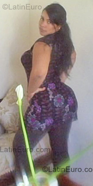 Date this pretty Dominican Republic girl Elaine from Cotui DO2271