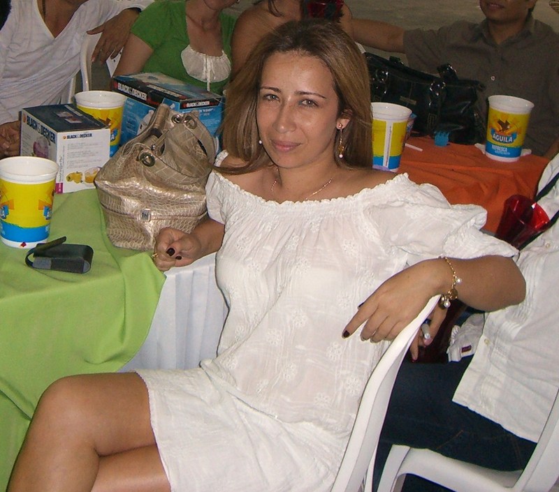 Date this georgeous Colombia girl Monik123 from Cali CO1908