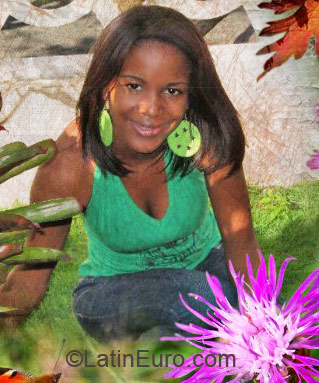 Date this young Dominican Republic girl Wanda from Santo Domingo DO2289