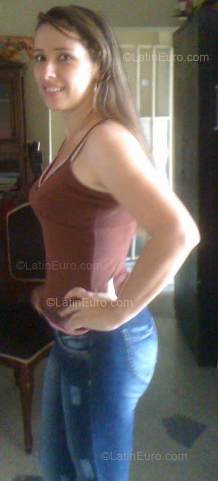 Date this beautiful Colombia girl Ludin from Cali CO1925