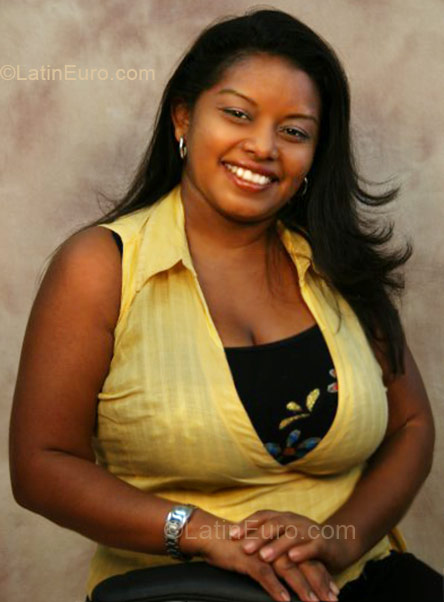 Date this hot Colombia girl Dalgis from Cartagena CO1929