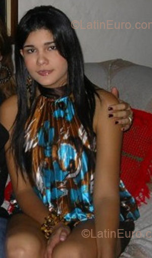 Date this fun Colombia girl Adrea from Cali CO1938
