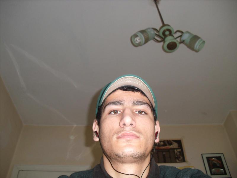 Date this attractive England man Aras from England EN14