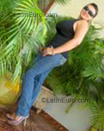 Date this athletic Brazil girl Renata from Inhumas BR2044