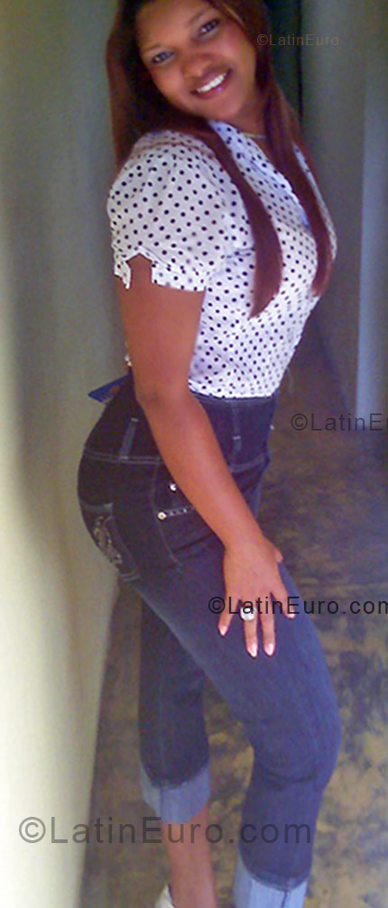 Date this fun Dominican Republic girl Raynilda from Santo Domingo DO2376
