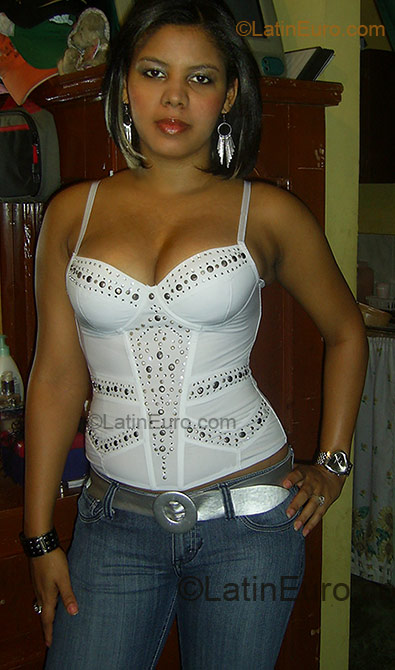 Date this tall Dominican Republic girl Yahaira from Santiago DO2377