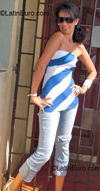 Date this passionate Colombia girl Maria Teresa from Barranquilla CO2032