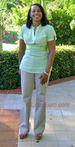 Date this sultry Dominican Republic girl Crucita from Bonao DO2470