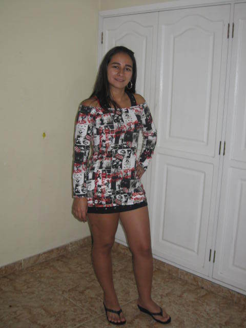 Date this voluptuous Colombia girl Derlin from Ee:uu CO2046