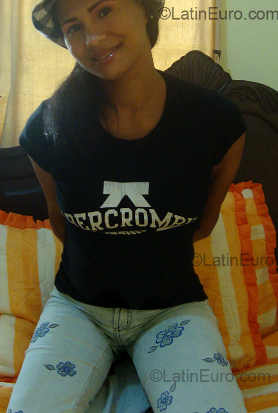 Date this beautiful Dominican Republic girl Yudith from Santiago DO2486