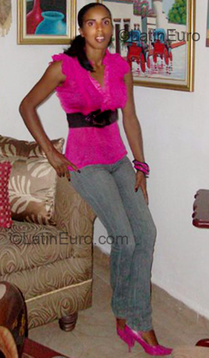 Date this attractive Dominican Republic girl Yuli from Montecristi DO2493
