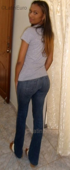 Date this georgeous Dominican Republic girl De from Santiago DO2499