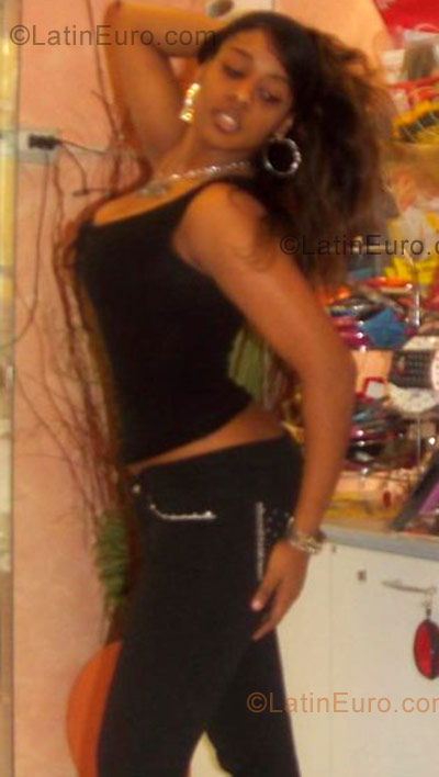 Date this young Italy girl Gisselle from Frosinone IT76