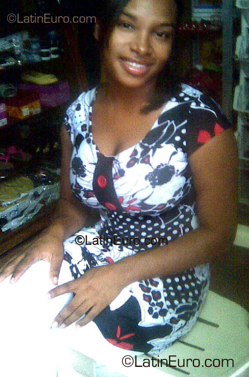Date this tall Dominican Republic girl Ircia from Santo Domingo DO2791