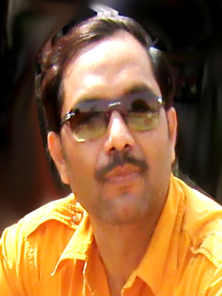 Date this tall India man Goldy from Agra IN90