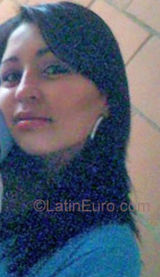 Date this happy Colombia girl Dianitaqa from Bogota CO2569