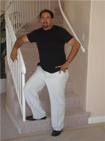 Date this gorgeous United States man Cesar from Moreno Valley US5090