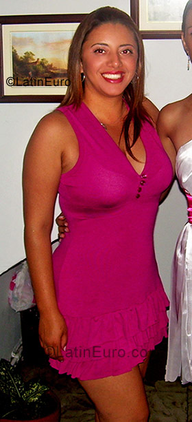 Date this athletic Colombia girl Natalia from Cali CO2717