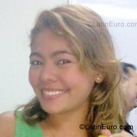 Date this lovely Colombia girl Fhalon from Cartagena CO2721