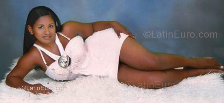 Date this good-looking Dominican Republic girl Miguelina from Santiago DO3136