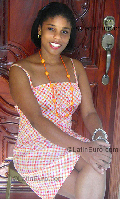 Date this tall Dominican Republic girl Patricia from Santo Domingo DO3154
