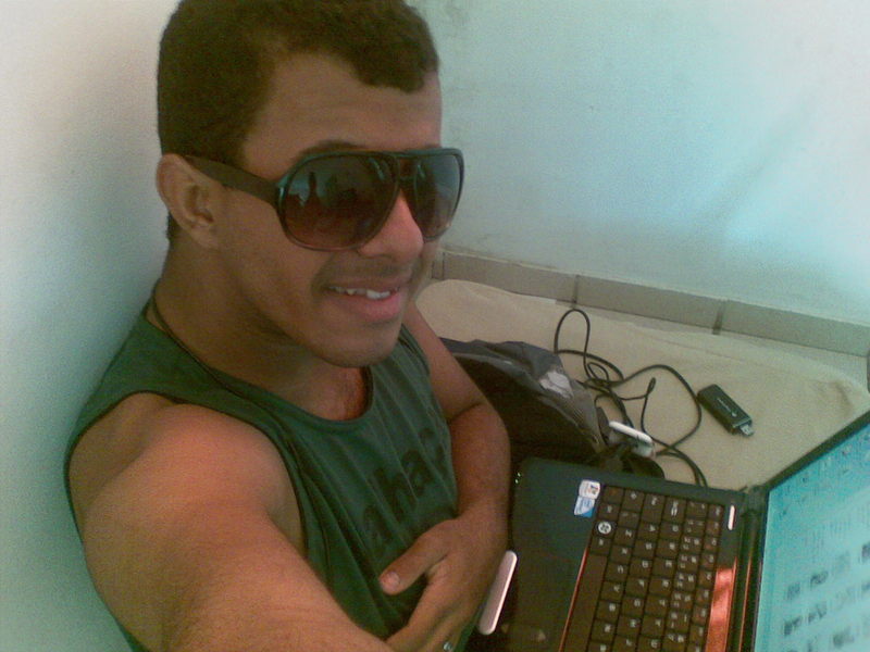 Date this young France man Robertall from Brazil FR73