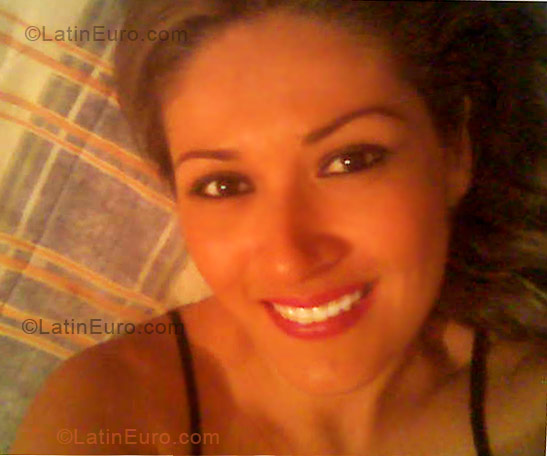 Date this hard body Colombia girl Adriana from Bogota CO2878