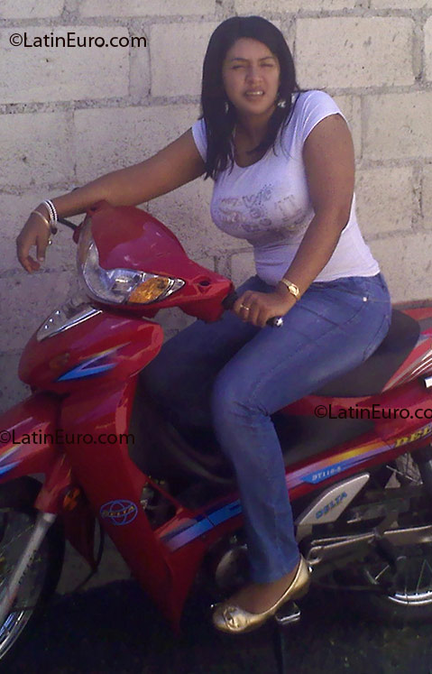 Date this hot Dominican Republic girl Graciela from El Seibo DO3328