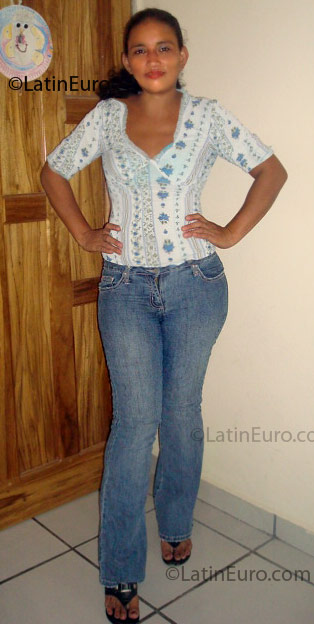Date this happy Honduras girl Zenaida from San Pedro Sula HN75