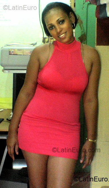 Date this happy Dominican Republic girl Magdanely from Santo Domingo Norte DO3431