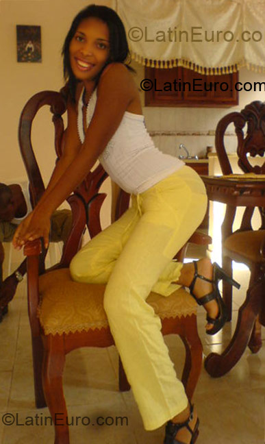 Date this cute Dominican Republic girl Roxanna from San Cristobal DO3468