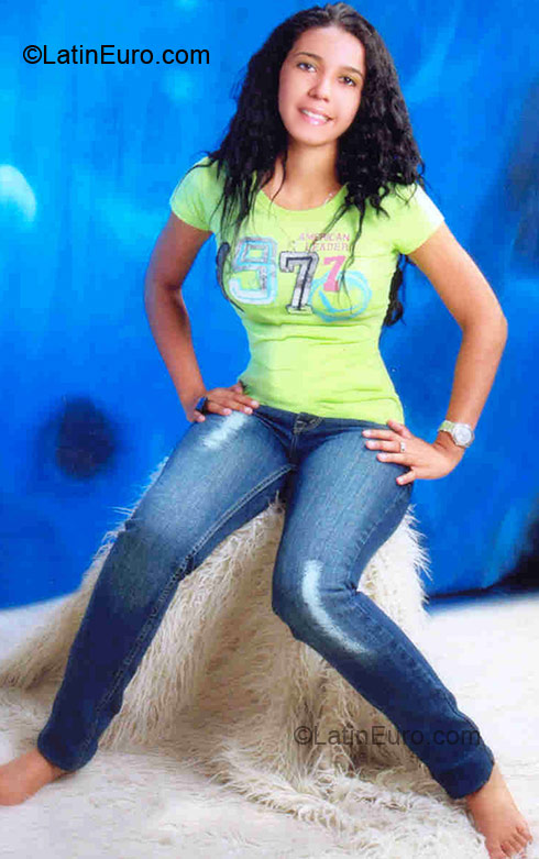 Date this stunning Dominican Republic girl Leandra Maria from Santo Domingo DO3488