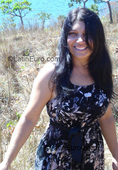 Date this foxy Brazil girl Ana Clara from Goiania BR2406