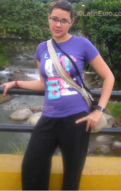 Date this fun Colombia girl Cheryl from Bogota CO3078