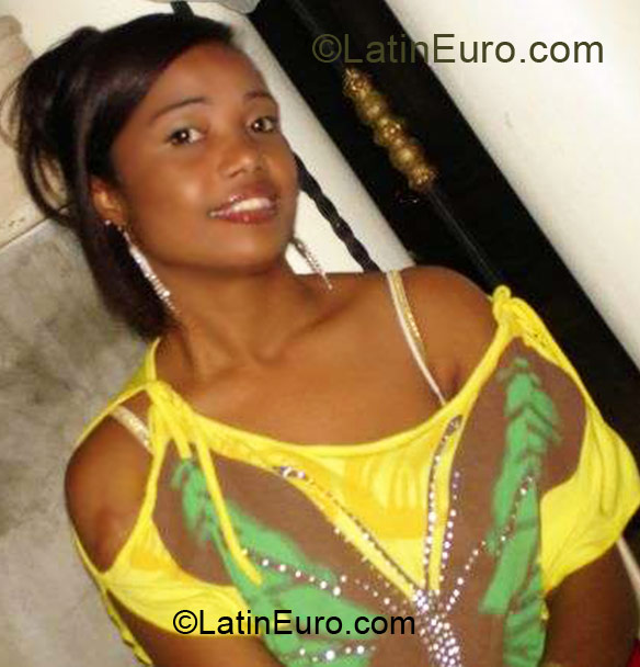 Date this stunning Dominican Republic girl Liz Marlyn from Puerto Plata DO3648