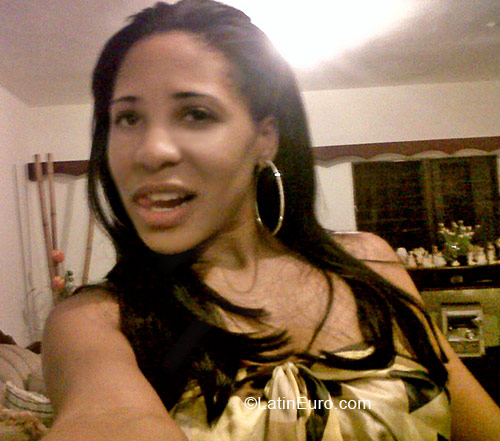 Date this attractive Dominican Republic girl Michelle from Santo Domingo DO3659