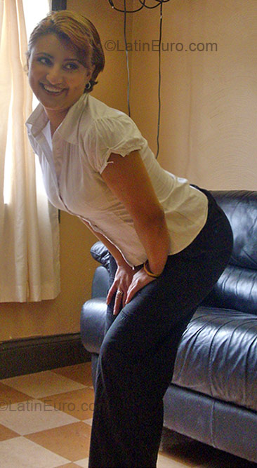 Date this lovely Colombia girl Janneth from Cali CO3298