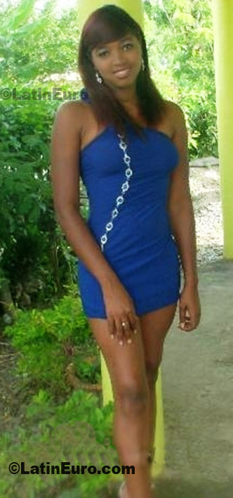 Date this attractive Dominican Republic girl Jenifer from La Vega DO3682