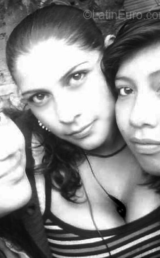 Date this beautiful Colombia girl Edna from Bogota CO3324