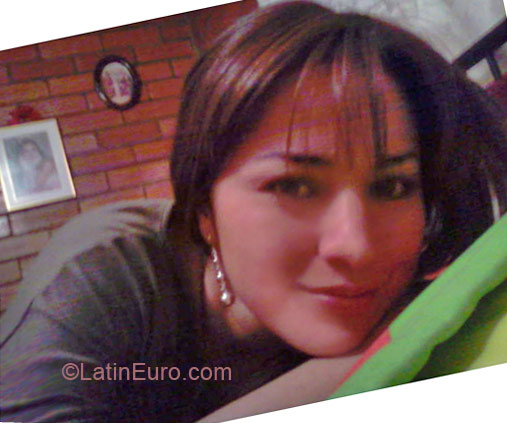 Date this gorgeous Colombia girl Victoria from Bogota CO3434