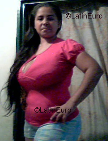 Date this cute Colombia girl Suanny from Cali CO3493