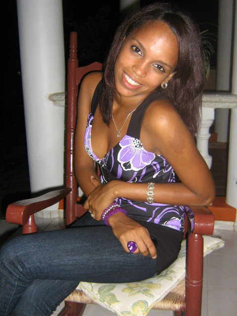 Date this funny Dominican Republic girl Yeidy from Santiago DO3779