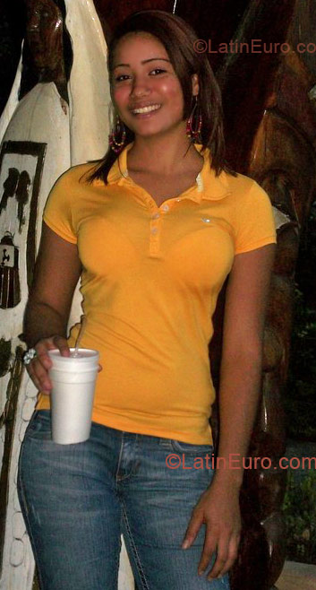 Date this fun Dominican Republic girl RUBY from mao DO3807